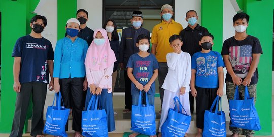 Peruri Salurkan Bantuan di Bulan Ramadan pada Masyarakat & Anak Yatim di Karawang