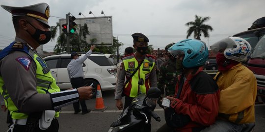 Pemotor Terjaring Penyekatan Arus Mudik di Karawang