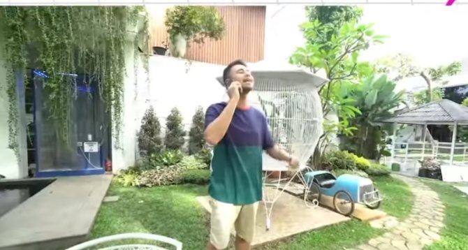asri dan nyaman ini potret taman rumah 6 artis tanah air