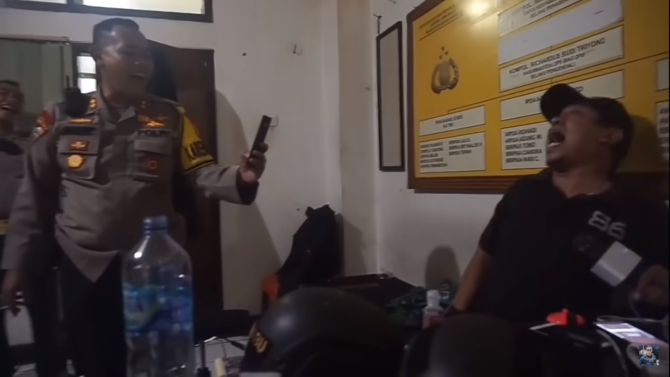 polisi asyik karaoke tengah malam digerebek komandan
