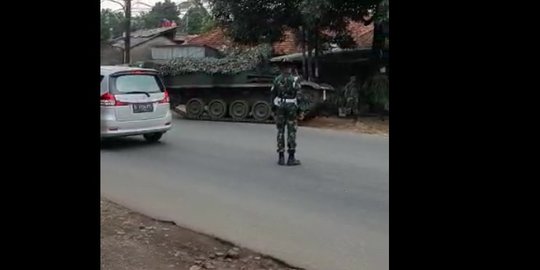 Ada Tank di Pos Penyekatan Bekasi-Bogor, Begini Penjelasan TNI AD