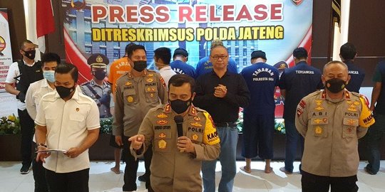 kritis melaporkan pelanggaran