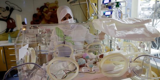 Sembilan Bayi Kembar dari Ibu Asal Mali Harus Berada di Inkubator Selama Tiga Bulan