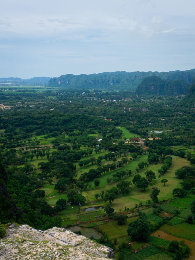 bukit marmer dan danau cinta