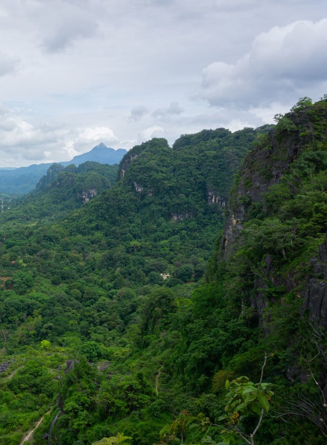 bukit marmer dan danau cinta