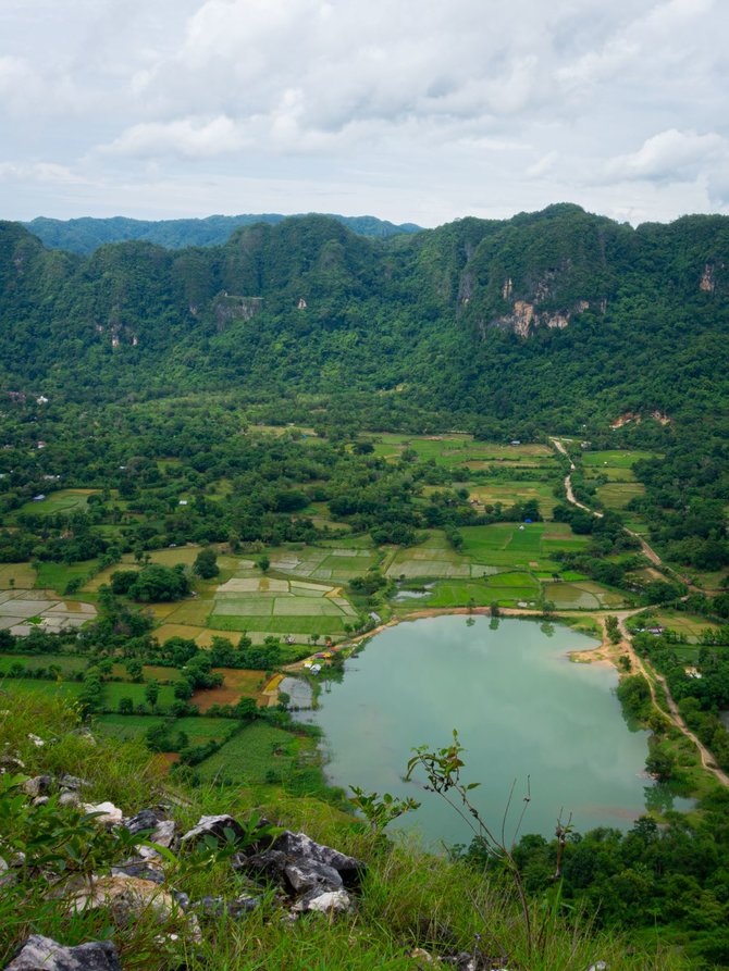 bukit marmer dan danau cinta