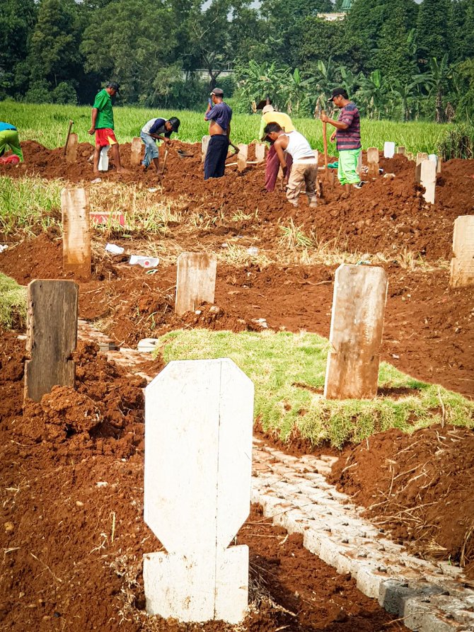 penggali kubur berbadan atletis