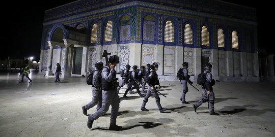 Bentrokan Warga Palestina dan Polisi Israel di Kompleks Masjid Al Aqsa