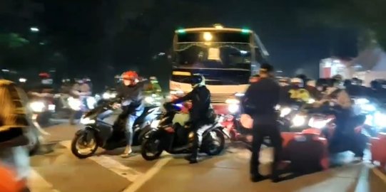 Penyekatan Pemudik Jebol di Karawang, Polisi Sebut Jumlah Petugas Tak Sebanding