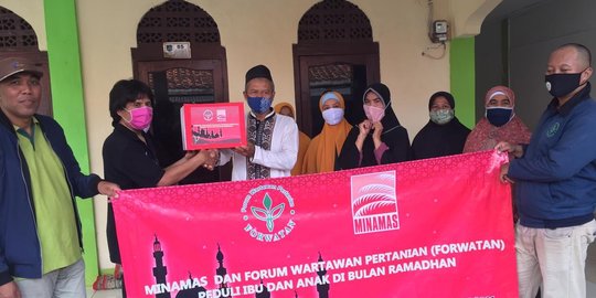 Sejumlah Warga Terdampak Pandemi Corona di Jakarta dan Depok Terima Bansos