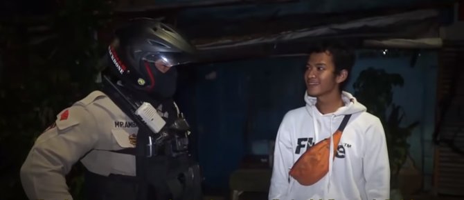 polisi garang luluh dengan kejujuran pemuda ini mendadak sewot merasa dipancing