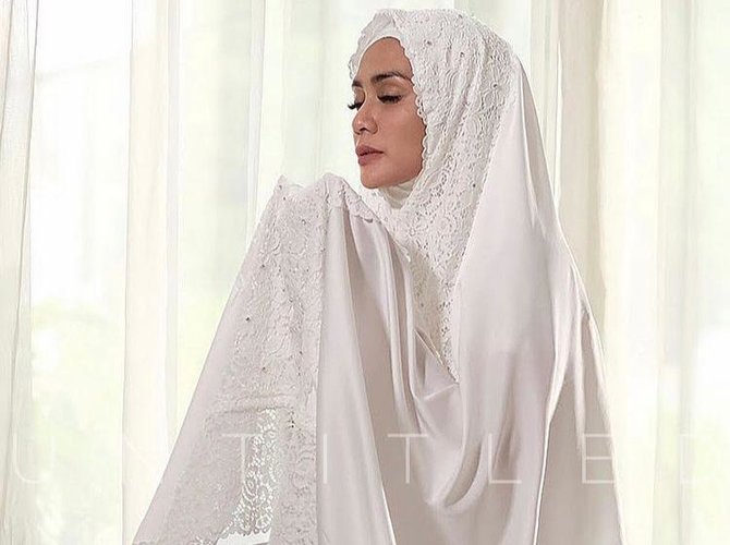 manglingi ini potret massayu anastasia pemeran suara hati istri kayla dalam balutan hijab