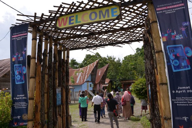 menikmati panorama danau toba di desa wisata bagout surga tersembunyi pulau samosir