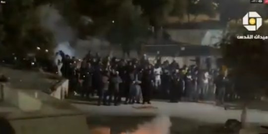 Video Tentara Israel Serang Rakyat Palestina di Masjidil Aqsa, Klinik juga Digranat