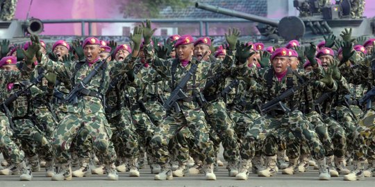 Potret Tentara US Dikelilingi Prajurit TNI, Penampilan Sangarnya Curi Perhatian