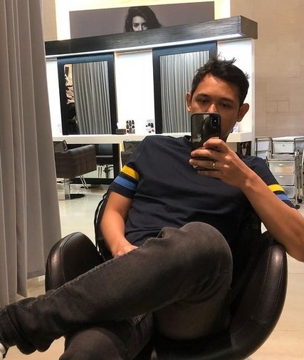 Lama Tak Muncul Ini 5 Potret Terbaru Bondan Prakoso Yang Semakin Tampan Merdeka Com<script async src=