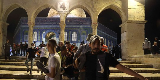 kehendak umat muslim untuk beribadah di masjid al-aqsa lebih kuat dari peluru israel