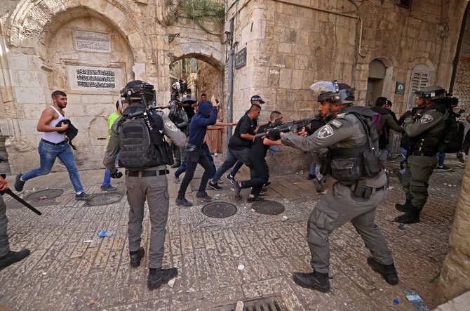 bentrokan warga palestina dengan pasukan israel di yerusalem