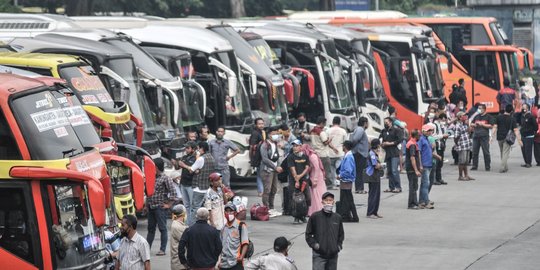 Pengemudi Bus AKAP Mengeluh, Tak Ada Pemasukan Selama Larangan Mudik