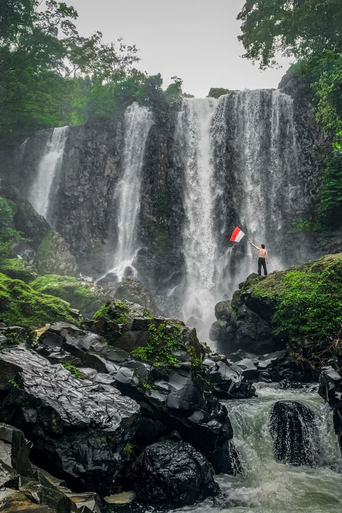 air terjun kenengan