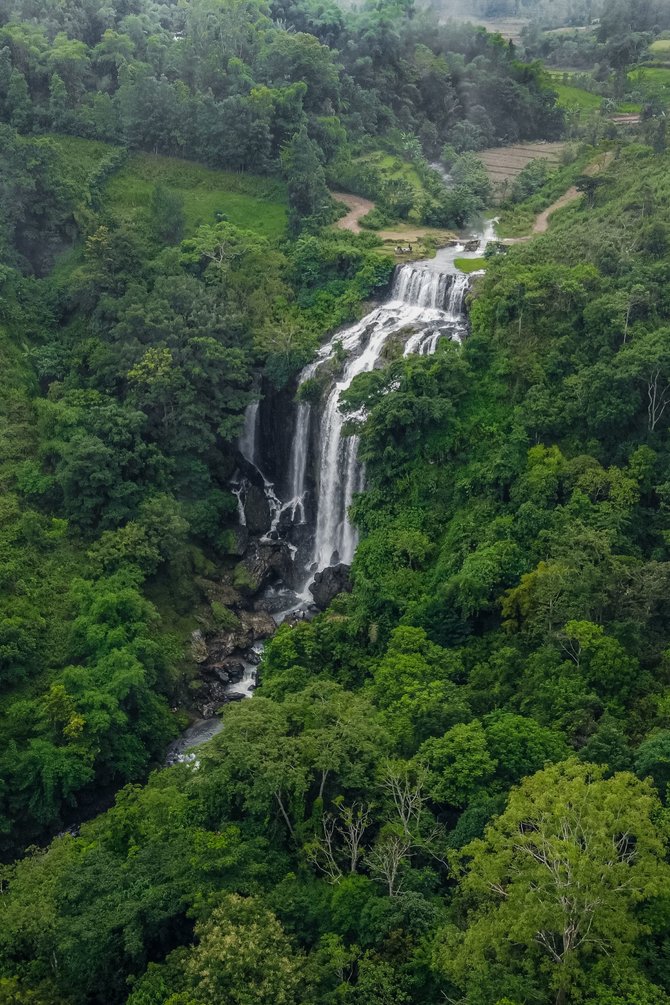 air terjun kenengan