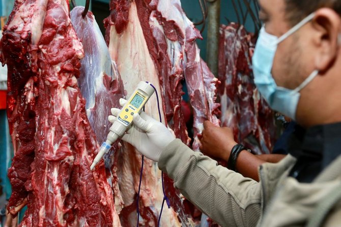 permintaan daging di banyuwangi jelang lebaran meningkat