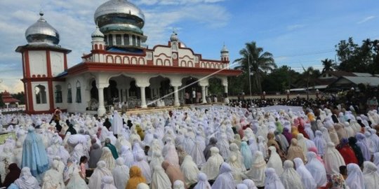 Ribuan Umat Islam Tarikat Syattariyah di Nagan Raya Aceh Laksanakan Salat Idulfitri