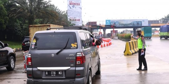Polisi Antisipasi Mudik Lokal di Bandung dengan Sistem Buka Tutup Jalan