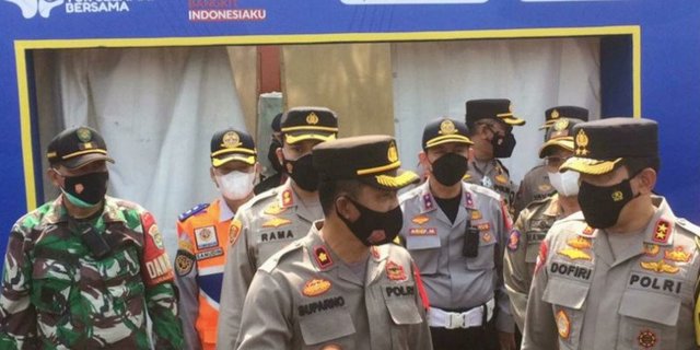 Naik Motor Pantau Takbir Keliling di Bandung, Kapolda Jabar Pastikan Situasi Kondusif