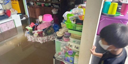 Hari Pertama Lebaran, Permukiman Warga Sampit Dikepung Banjir