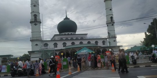 Cegah Kerumunan, Masjid Pangkalpinang Tiadakan Tradisi Nganggung Selepas Salat Id