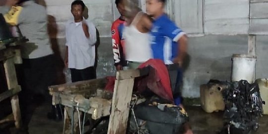 Motor Warga Mukomuko Ludes Terbakar Akibat Kembang Api