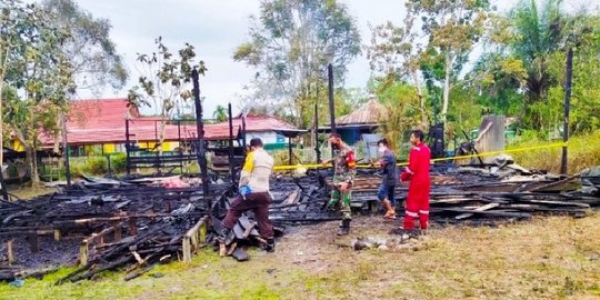 Ditinggal Pemilik Silaturahmi Lebaran, 2 Rumah di Sampit Terbakar