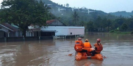 BNPB: 5 Kabupaten di 4 Provinsi Terdampak Banjir di Hari Pertama Lebaran