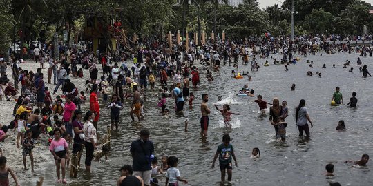 Hari Kedua Lebaran, Ancol Diserbu Wisatawan