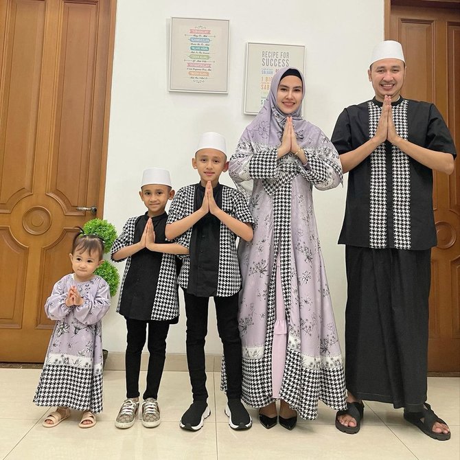 keluarga pasangan kartika putri dan habib usman bin yahya