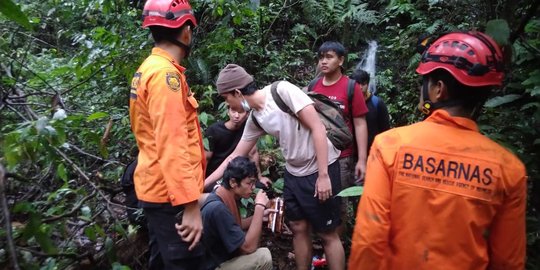 Tersesat di Kawasan Air Terjun Dwi Warna Sumut, 7 Wisatawan Akhirnya Ditemukan