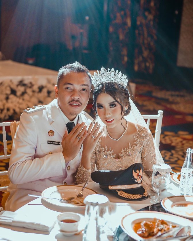witrie gita dan suami
