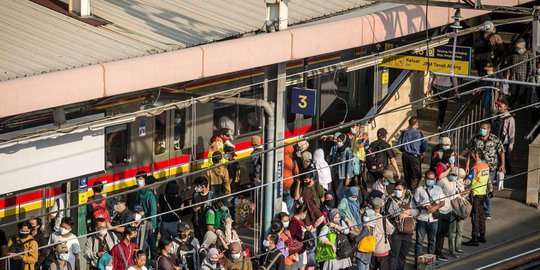 Hingga Senin Pukul 09.00 WIB, Penumpang KRL Tercatat 127.935 Orang