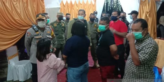 Satgas Covid-19 Payakumbuh Bubarkan Panjat Pinang dan Organ Tunggal Picu Kerumunan