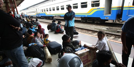 Sebanyak 279 Calon Penumpang Ditolak Naik Kereta Api di Jember