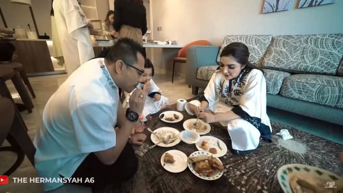 penuh kehangatan ini 4 momen lebaran keluarga anang dan ashanty di dubai