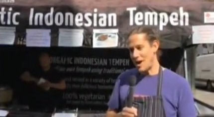 bule jualan tempe di london