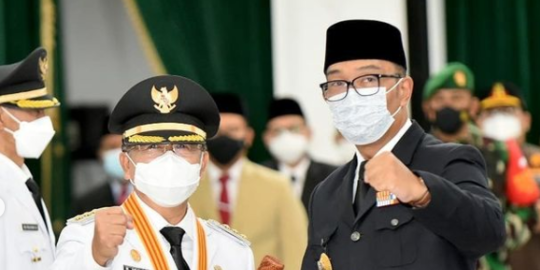 Lantik Bupati dan Wakil Bupati Cianjur, Ini Pesan Ridwan Kamil soal Melayani Rakyat