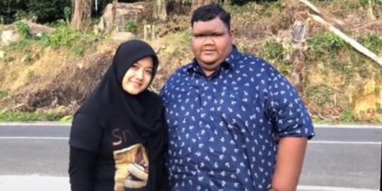 Tak Pandang Fisik, Kisah Asmara Pasangan Ini Curi Perhatian