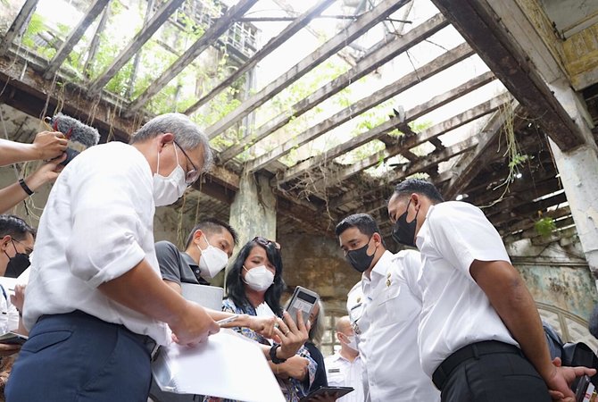 bobby nasution dan dirjen cipta karya diana kusumastut tinjau kota lama medan
