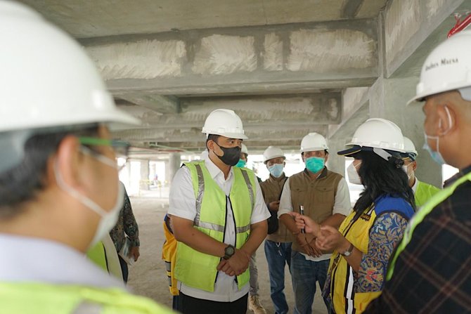 bobby nasution dan kementrian pupr tinjau pembangunan pasar berkonsep green building