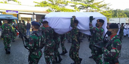 Jenazah Prajurit TNI Gugur Akibat Diserang 20 OTK Tiba di Ambon