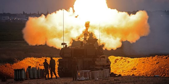 Melihat Tank-Tank Israel Gempur Jalur Gaza