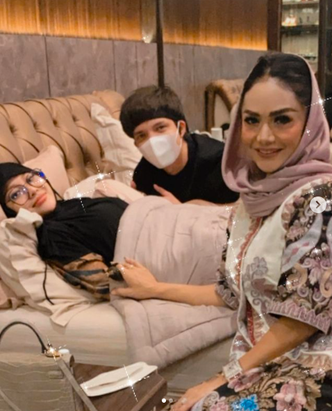aurel hermansyah sakit intip momen krisdayanti saat jenguk sang anak